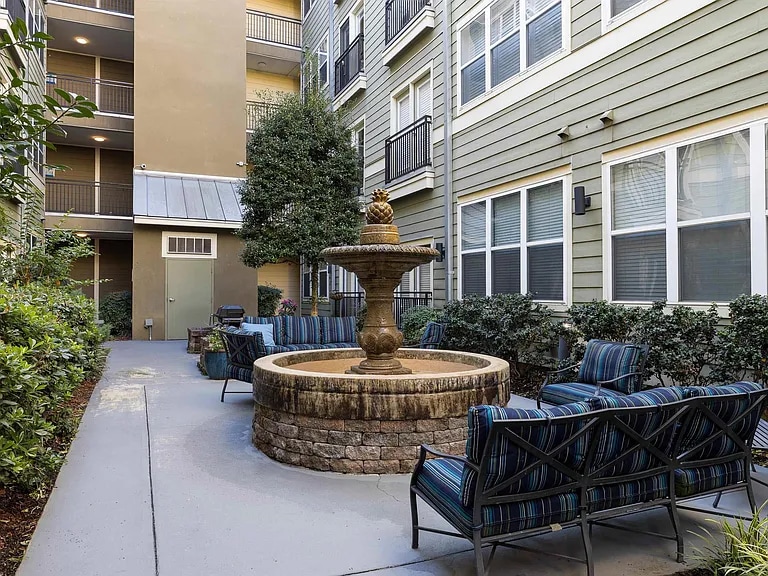 Building Photo - 2020 5th Ave S