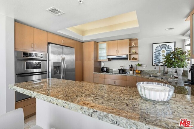 Building Photo - 13700 Marina Pointe Dr