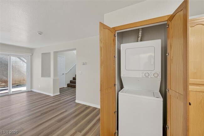 Building Photo - 7281 Larix Rd