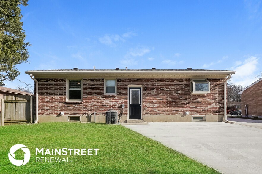 Building Photo - 9214 Lantana Dr