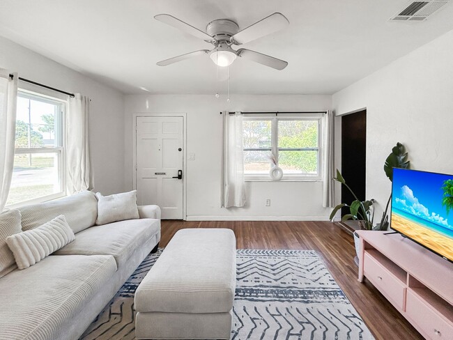 Building Photo - Fully Updated and Move-In Ready St. Pete Home – Minutes to Downtown & Beach - 2bed | 1bath