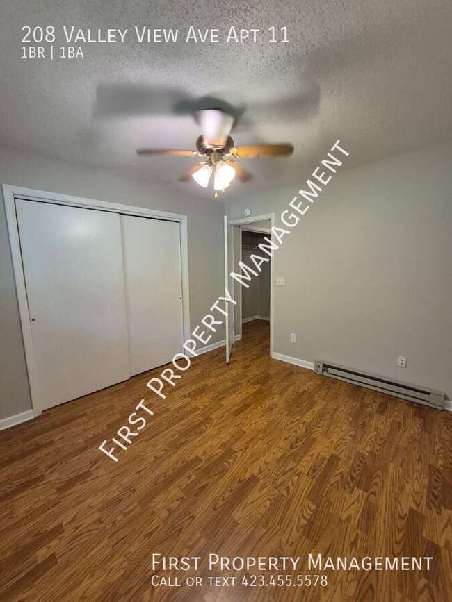 Building Photo - 208 Valley View Ave