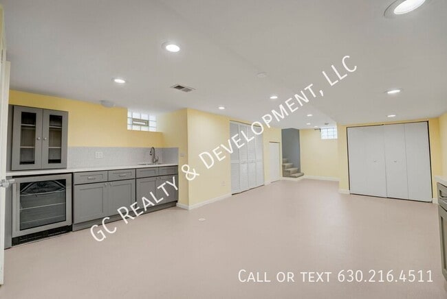 Building Photo - 3712 W Concord Pl