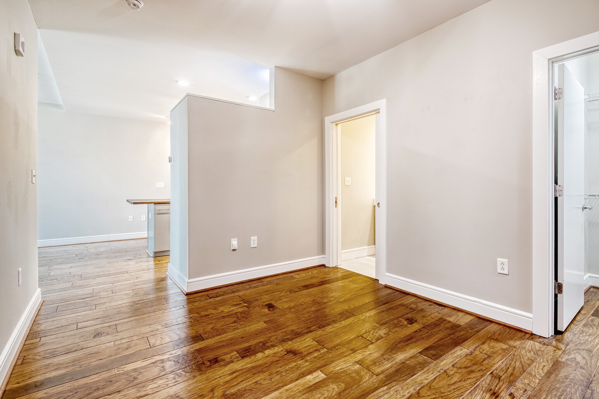 Building Photo - 333 W Trade St