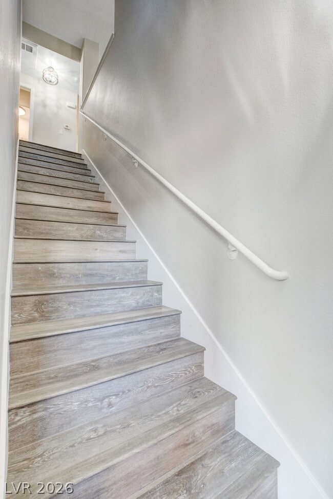 Building Photo - 7701 W Robindale Rd