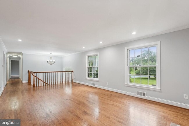 Building Photo - 9239 Vernon Dr