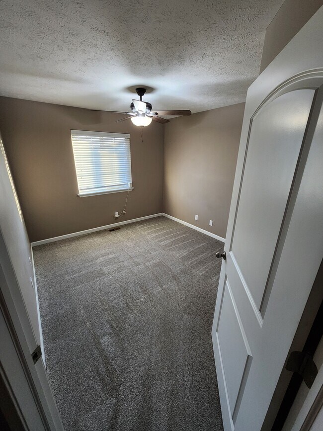 Building Photo - 5716 Hascall St