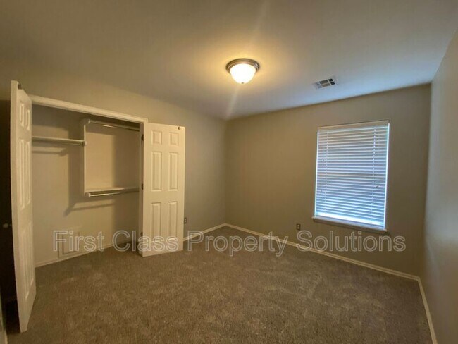 Building Photo - 2101 NW 199th St