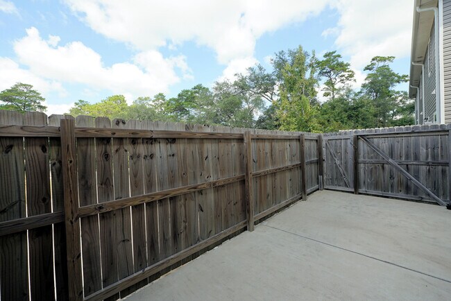 Building Photo - 6 Praiseworthy Dr