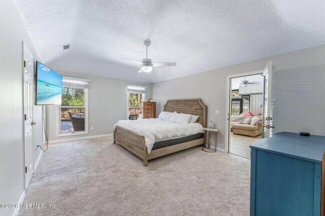 Building Photo - 4340 Blue Heron Dr