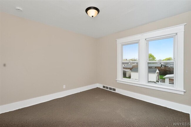 Building Photo - 2463 South Ave