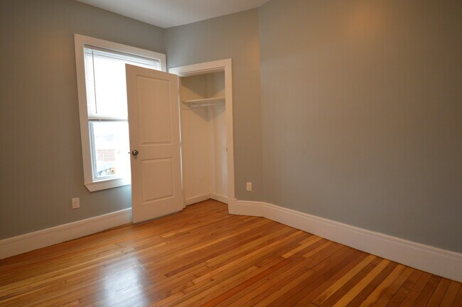 Building Photo - 301 Hancock St