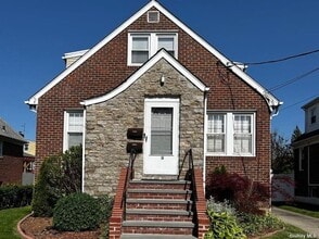 Building Photo - 5 Crab Ave