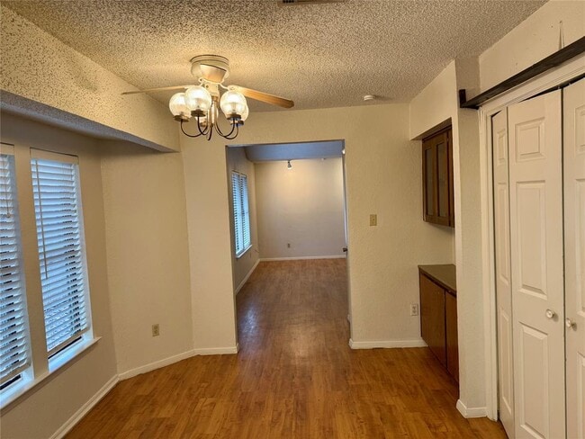 Building Photo - 907 Milford Way