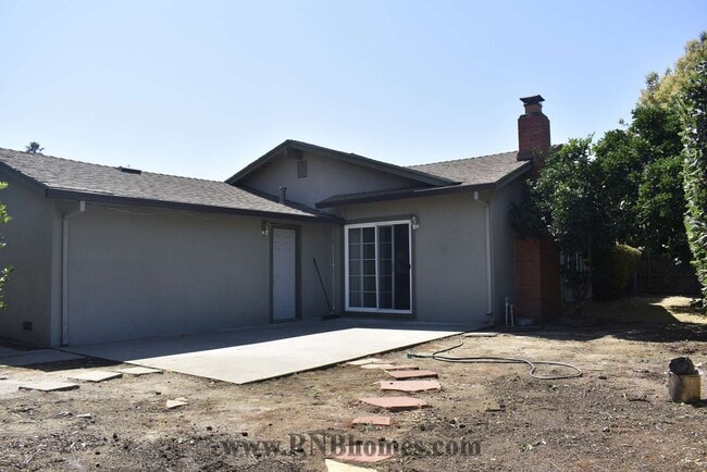 Building Photo - 2880 Chiplay St