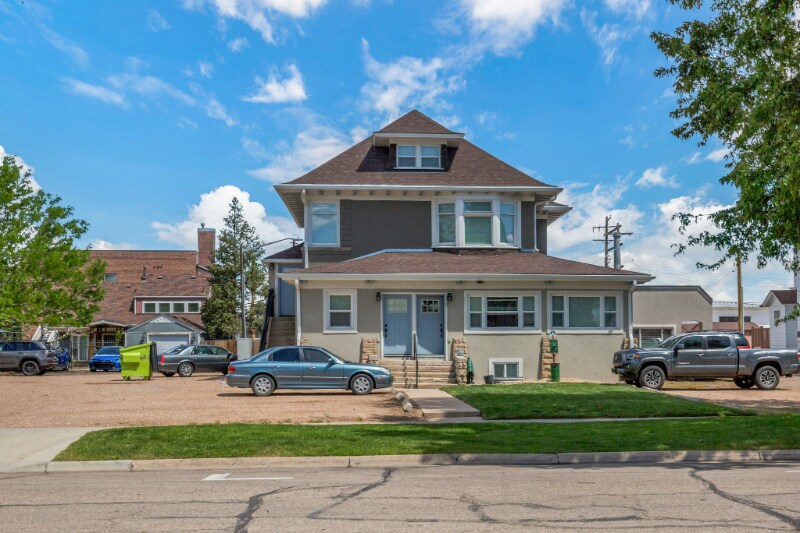 Building Photo - 825 12th St