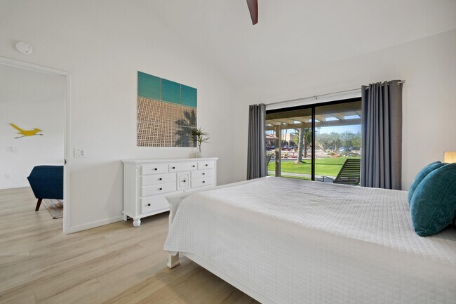 Building Photo - 40985 La Costa Cir W