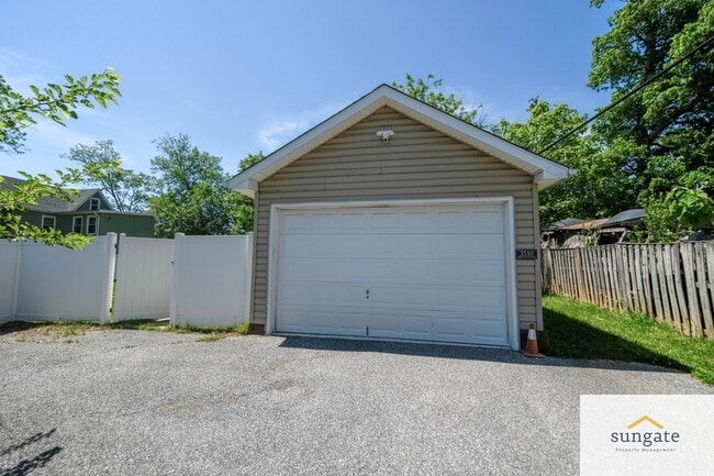 Building Photo - 3510 Hamilton Ave