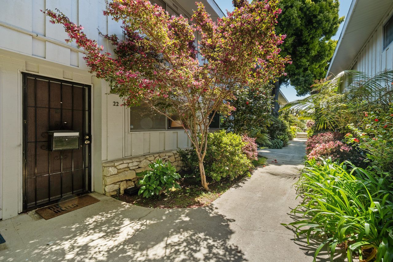 Front door to unit - 4040 Grand View Blvd