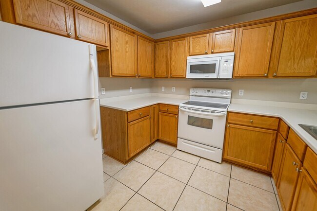 Building Photo - 241 Dixie Dr