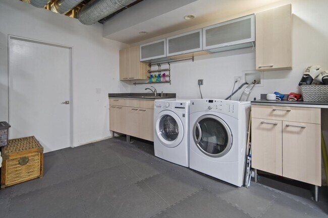 Building Photo - 135 Muzzy Rd