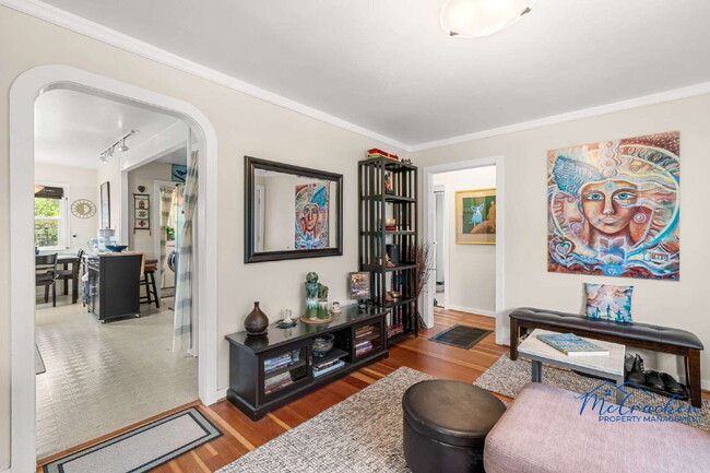 Building Photo - Serene, Artistic Retreat in the Heart of A...