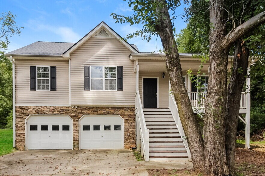 Primary Photo - 49 Matthews Pl