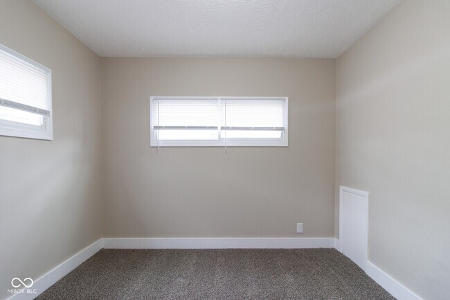 Building Photo - 1716 Drexel Dr