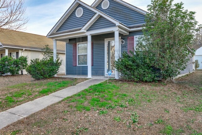 Building Photo - Available Now: Updated 3 Bedroom with Garage!