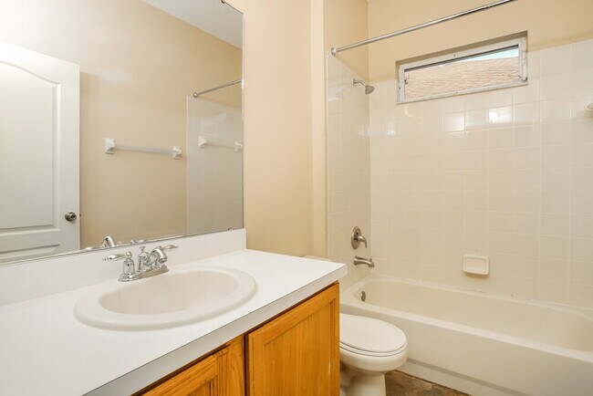 Building Photo - 15822 Pine Lily Ct