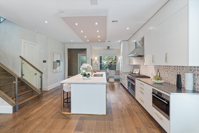 Building Photo - 7033 Edison Pl