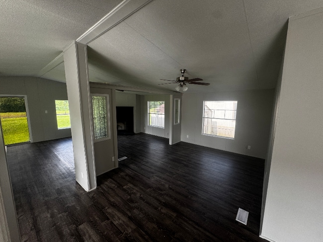 Building Photo - 151 Fox Meadow Dr