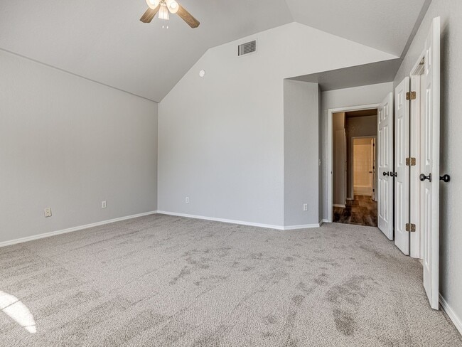 Building Photo - Beautifully remodeled home in Edmond + Edm...
