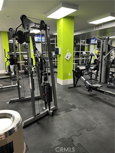 Building Photo - 1356 Scholarship