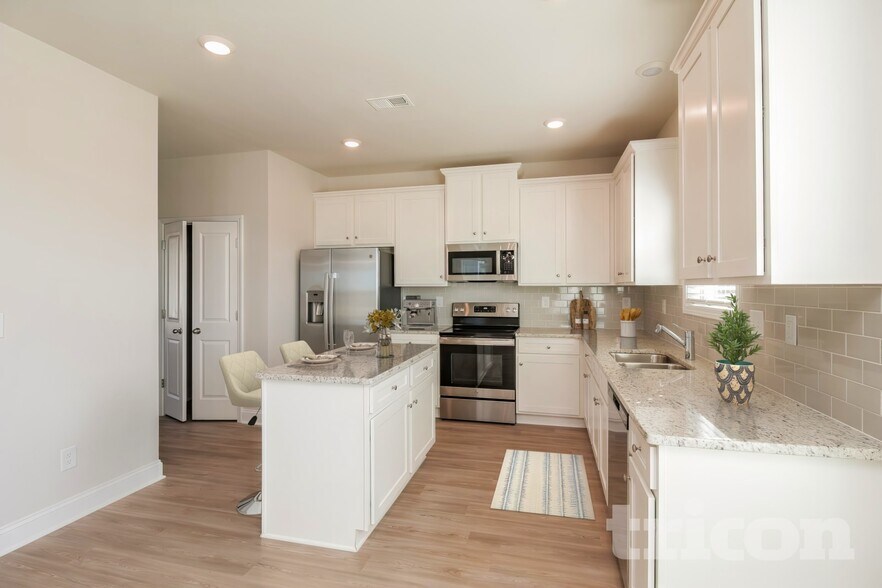 Building Photo - 125 Halesworth Rd