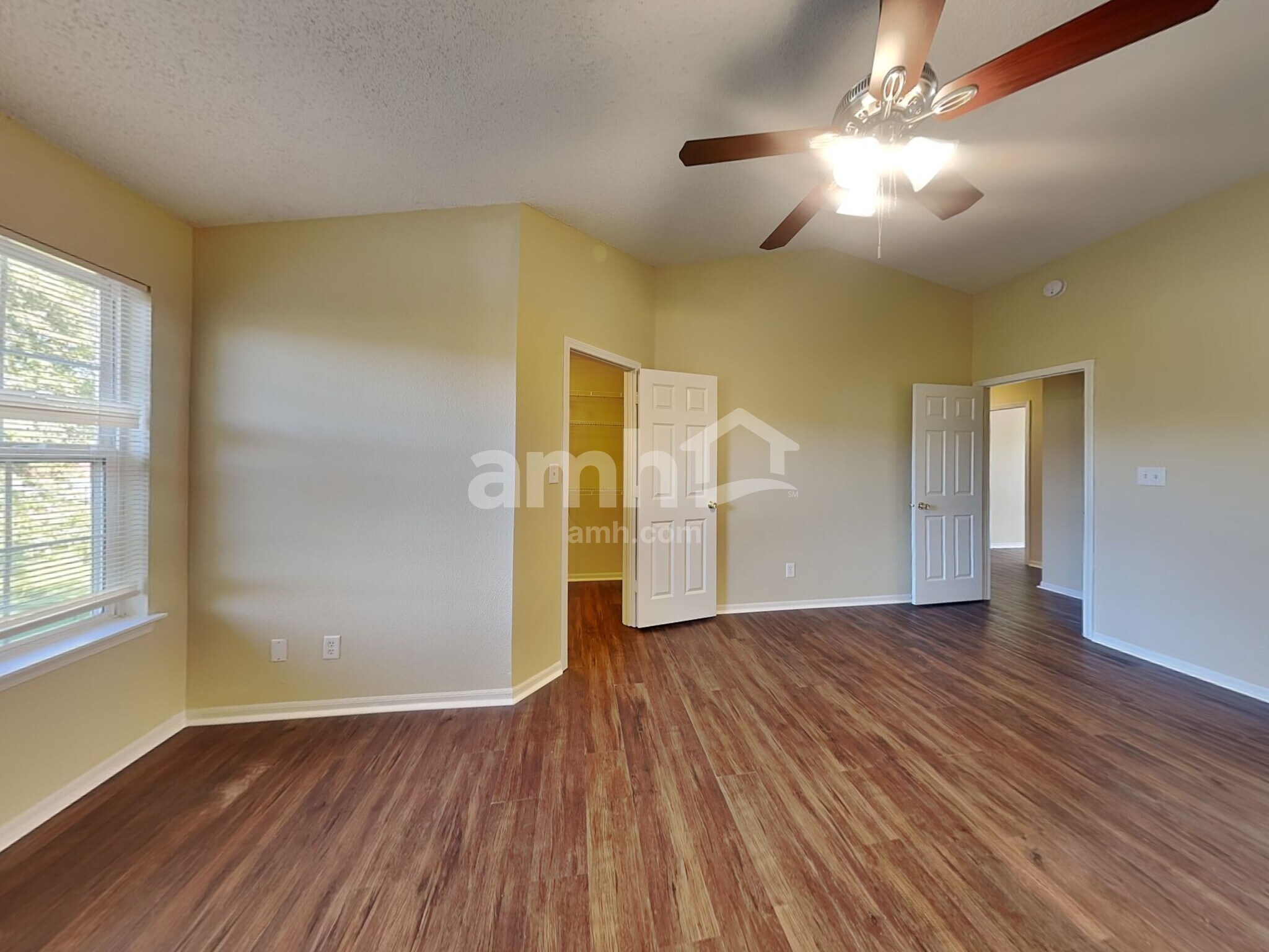 Building Photo - 1494 Blue Grass Pky