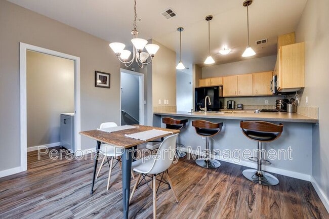 Building Photo - 112 W 24th St