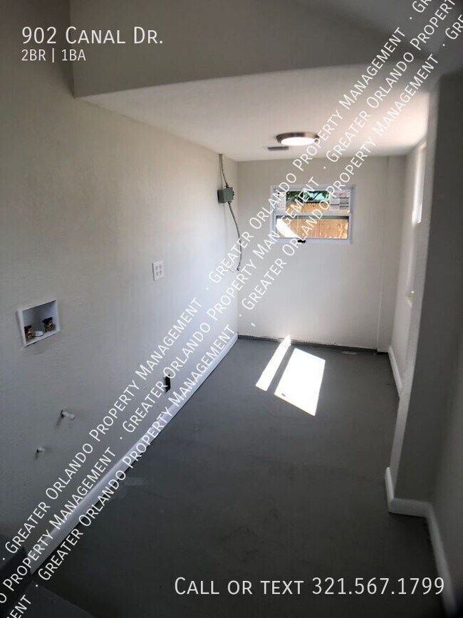 Building Photo - 902 Canal Dr