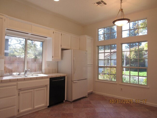 Building Photo - 15308 Medella Cir