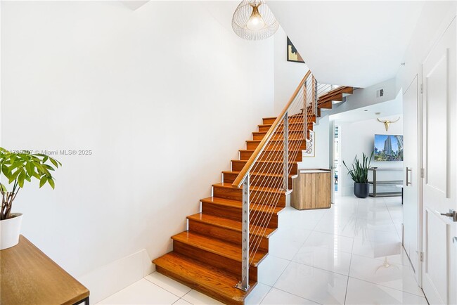 Building Photo - 350 S Miami Ave