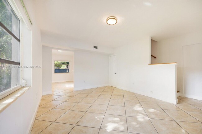 Building Photo - 2330 SW 26th Ln