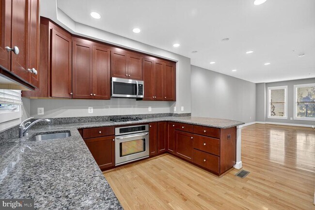 Building Photo - 930 Pete Jones Way