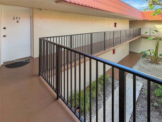 Building Photo - 10411 SW 108th Ave