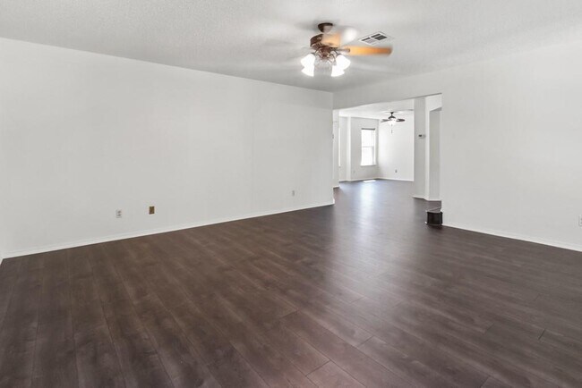 Building Photo - 1305 Cedar Brook Dr