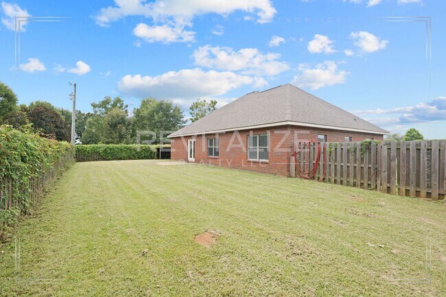 Building Photo - 11070 Courtland Ct
