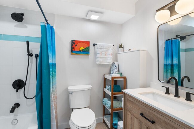 Building Photo - Waikiki Beach Gem- Fully Furnished 2BR/2BA...