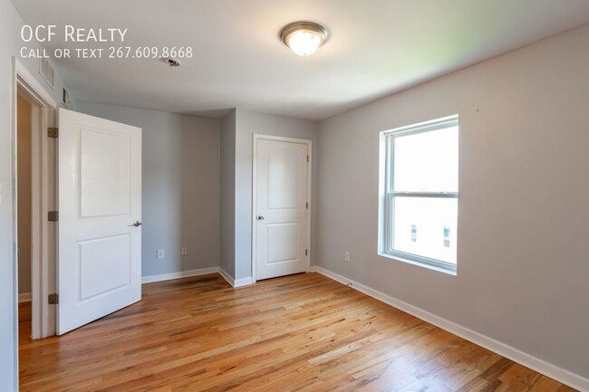 Building Photo - Four Bedroom Apartment near Temple University