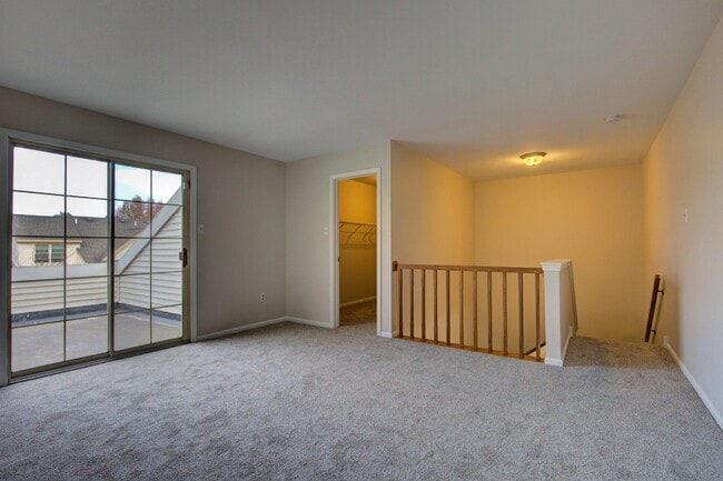 Building Photo - 1302 Foxmeadow Cir