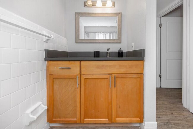 Building Photo - 4312 W Roland St