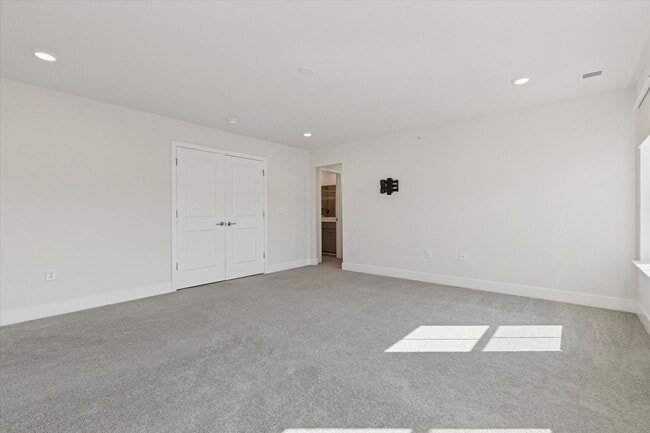 Building Photo - 3 Bedroom, 2.5 Bath Townhome in Steelpoint...